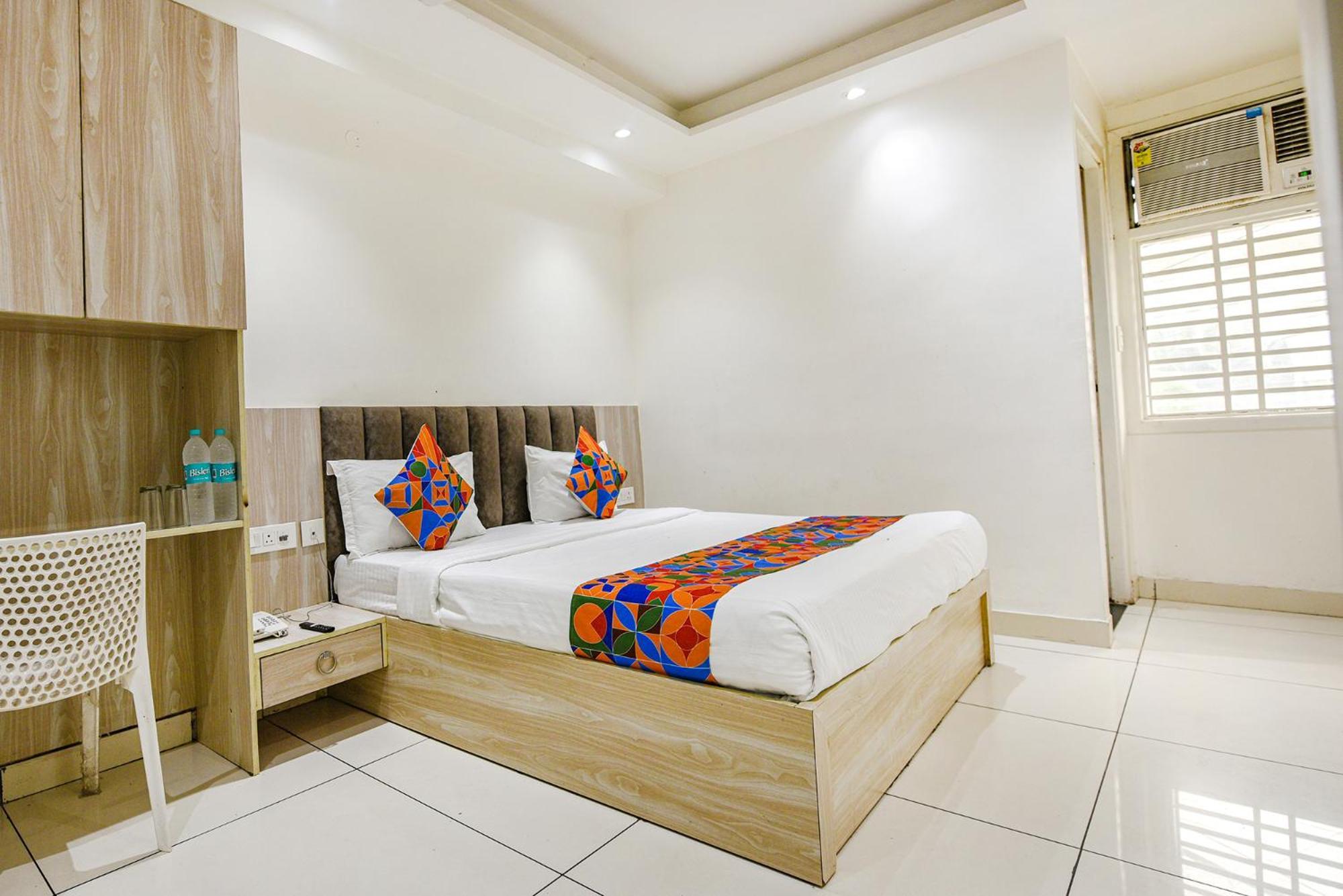 Fabhotel Luxury Inn Near Adarsh Nagar Metro Delhi Kültér fotó