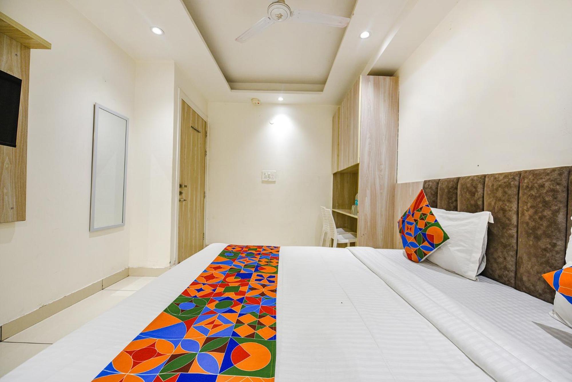 Fabhotel Luxury Inn Near Adarsh Nagar Metro Delhi Kültér fotó