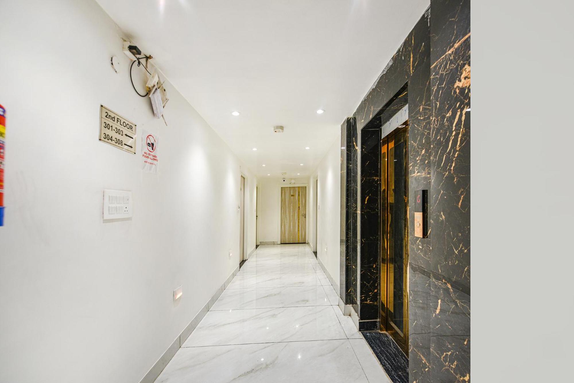 Fabhotel Luxury Inn Near Adarsh Nagar Metro Delhi Kültér fotó