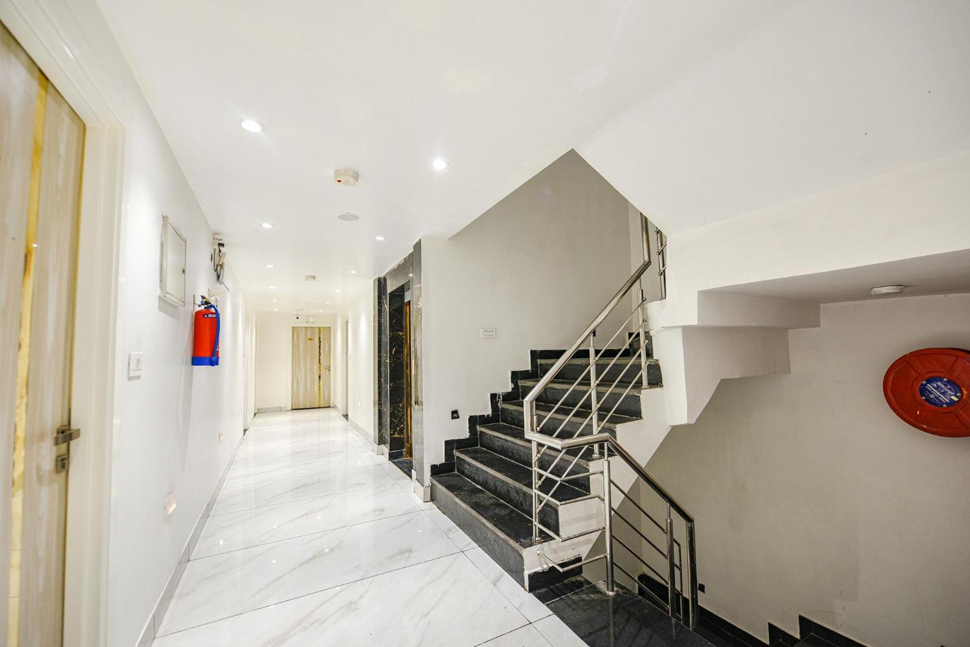 Fabhotel Luxury Inn Near Adarsh Nagar Metro Delhi Kültér fotó