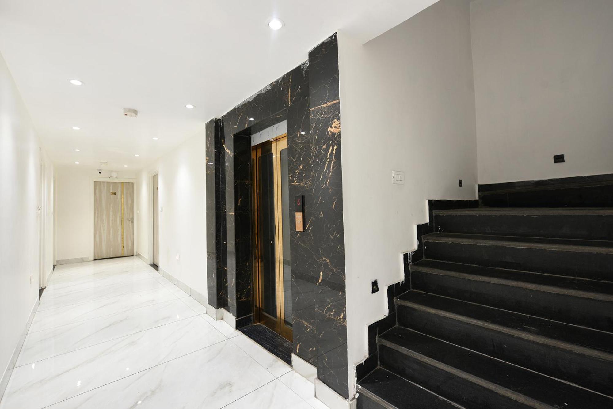 Fabhotel Luxury Inn Near Adarsh Nagar Metro Delhi Kültér fotó