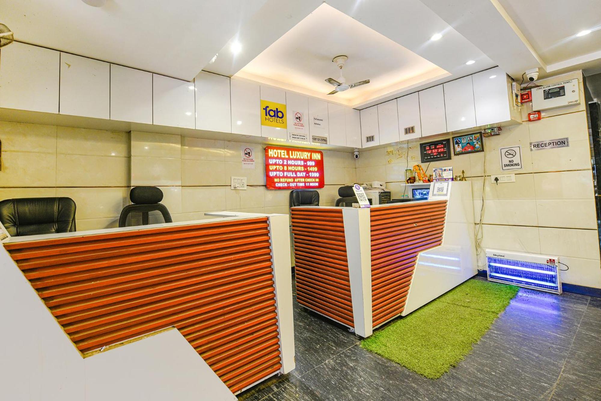 Fabhotel Luxury Inn Near Adarsh Nagar Metro Delhi Kültér fotó